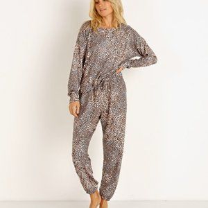 BNWT Onzie x REVOLVE High Low Sweatshirt